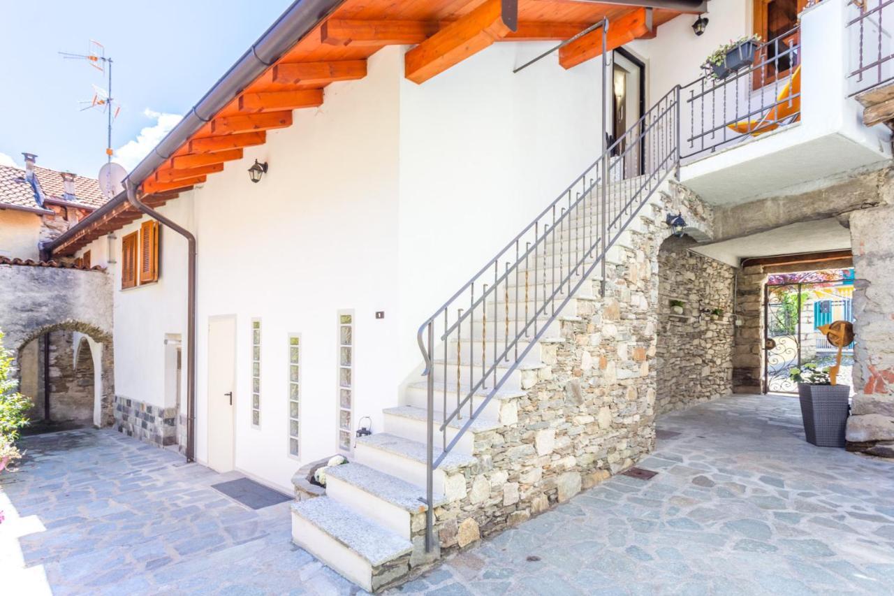 Guest House Casa Del Folletto ستريزا المظهر الخارجي الصورة