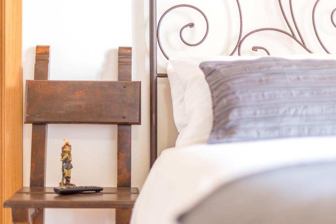 Guest House Casa Del Folletto ستريزا المظهر الخارجي الصورة