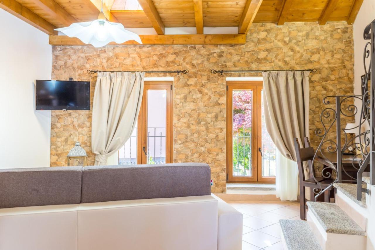 Guest House Casa Del Folletto ستريزا المظهر الخارجي الصورة