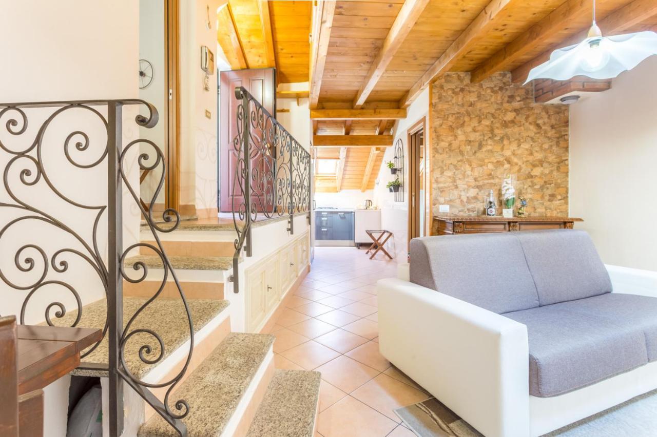 Guest House Casa Del Folletto ستريزا المظهر الخارجي الصورة