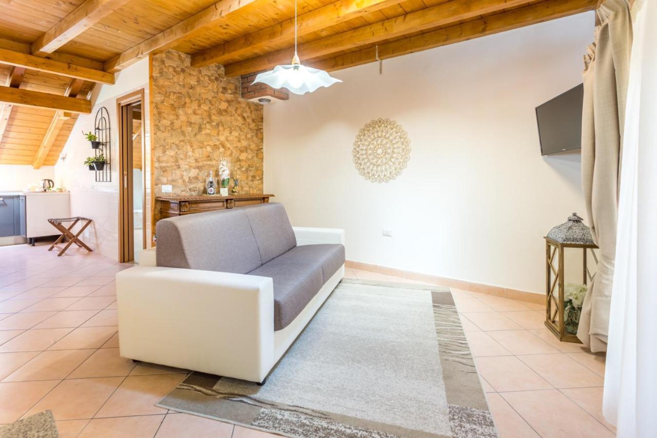 Guest House Casa Del Folletto ستريزا المظهر الخارجي الصورة